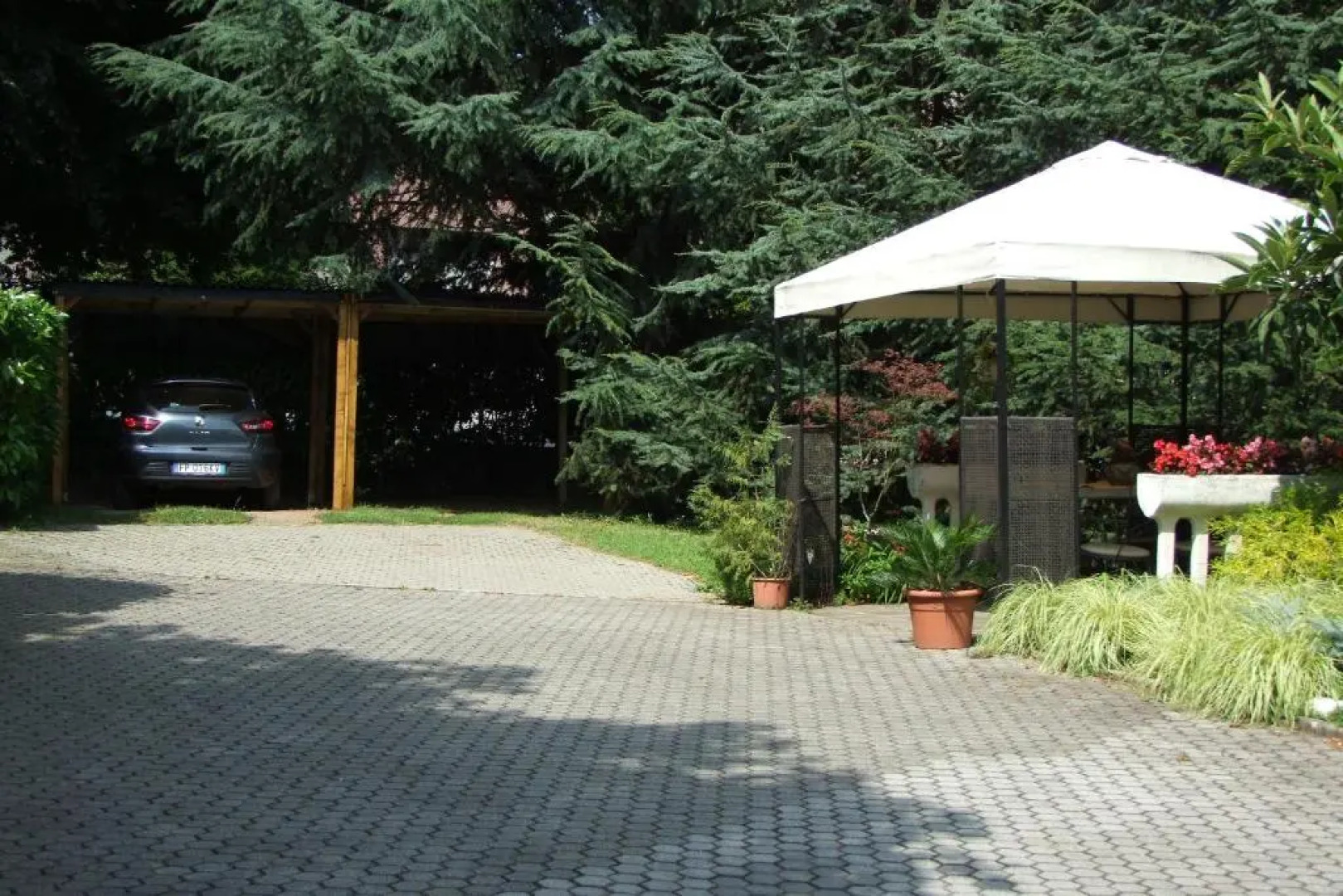 Monolocale in casa con giardino
