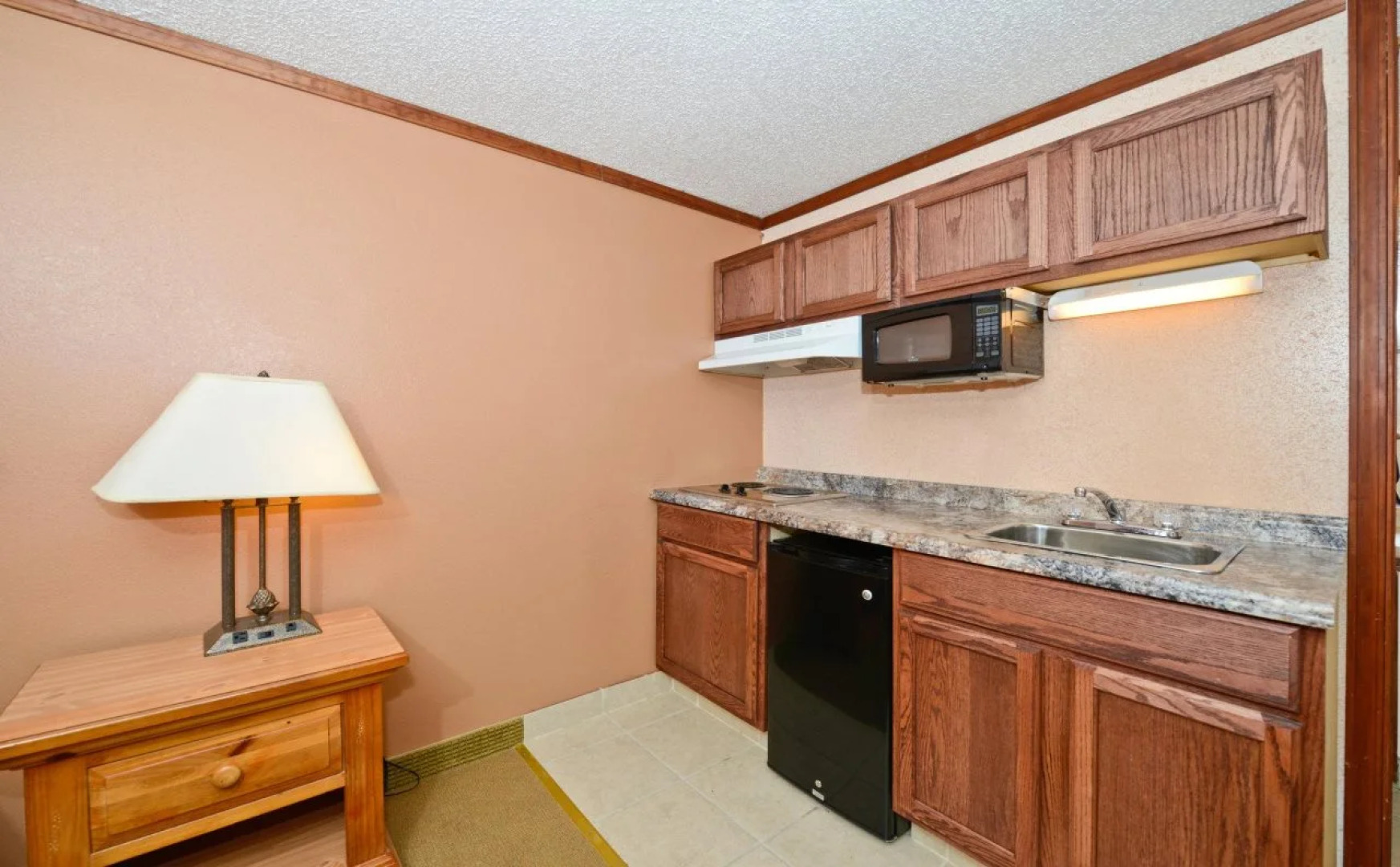 Americas Best Value Inn & Suites Warren Detroit