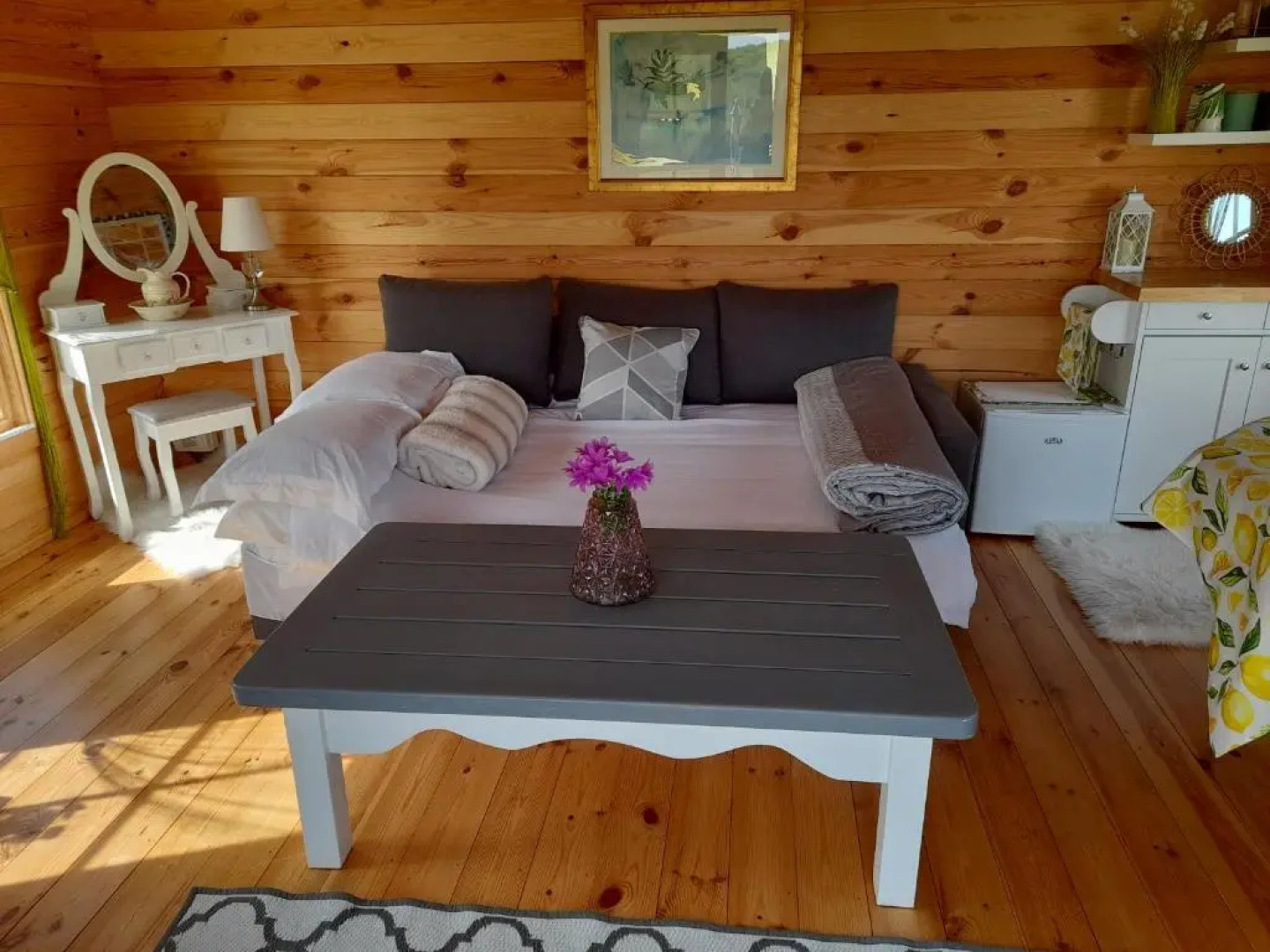 Log cabin retreat and luxury bell tent