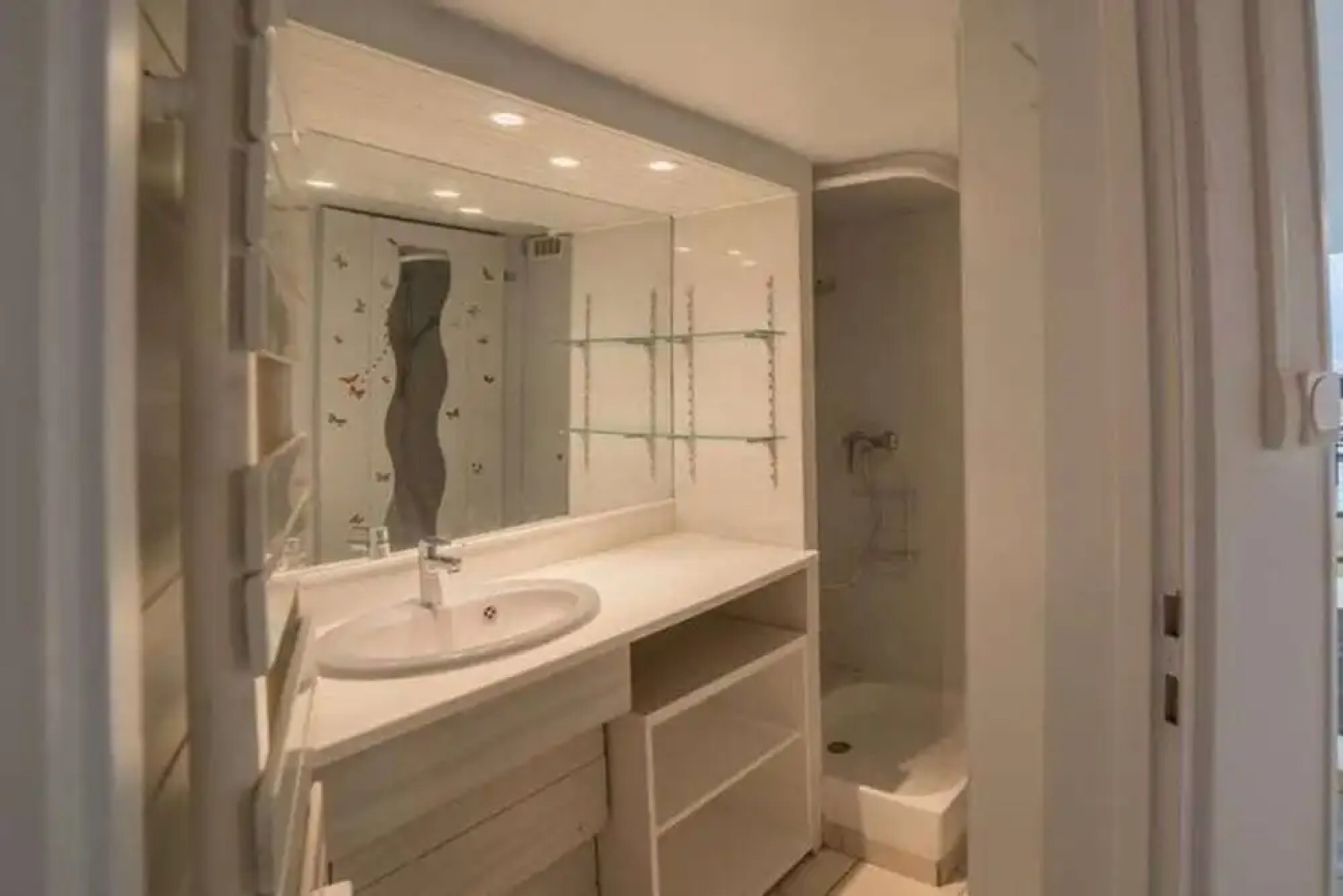 Ponton Private Apartment Near Lake