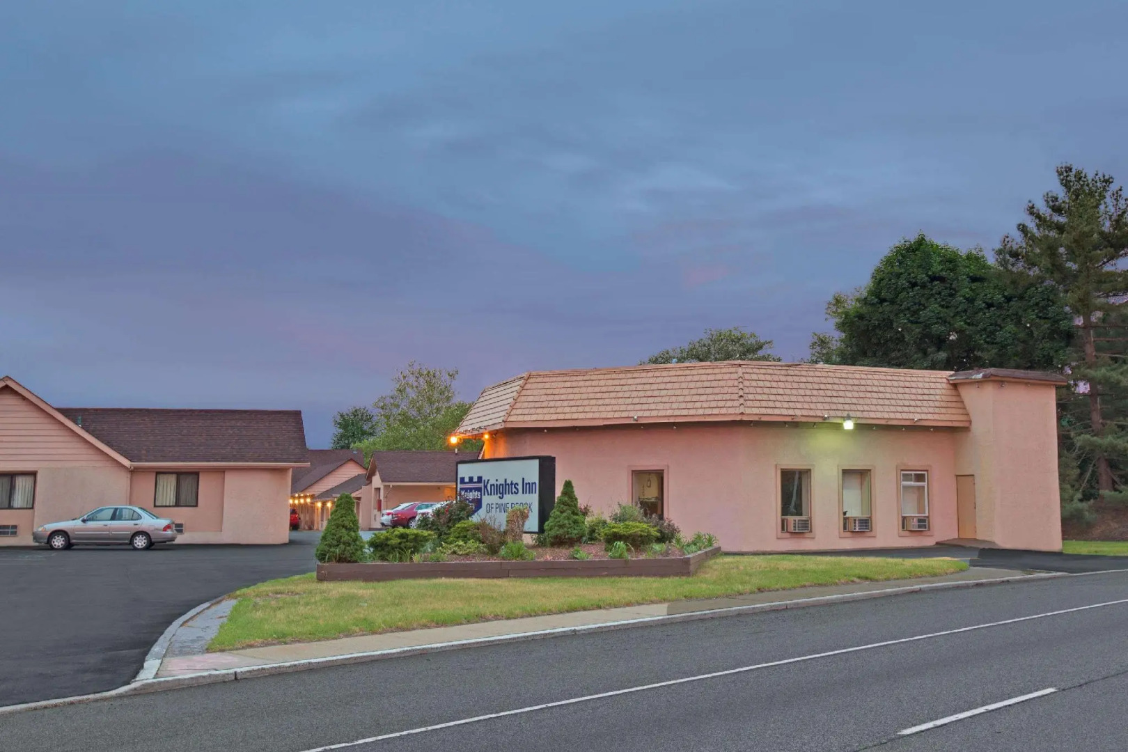 Knights Inn Pine Brook