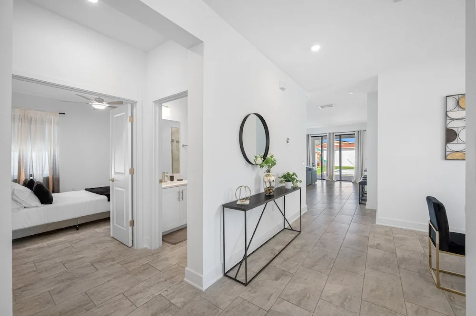 Luxury Modern Villa w/ Pool, Jacuzzi & Amenities!