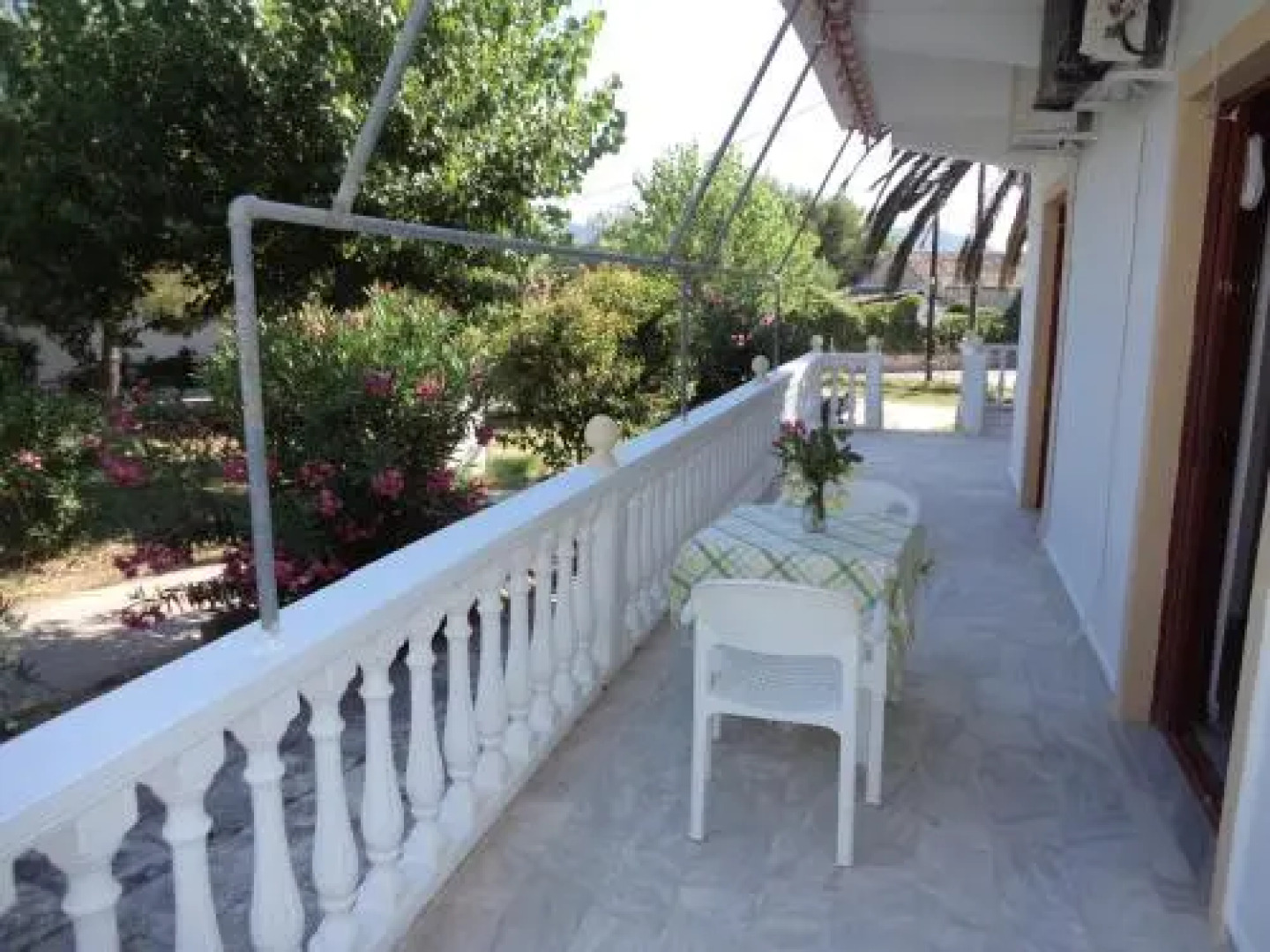 Renesis Studios & Apartments