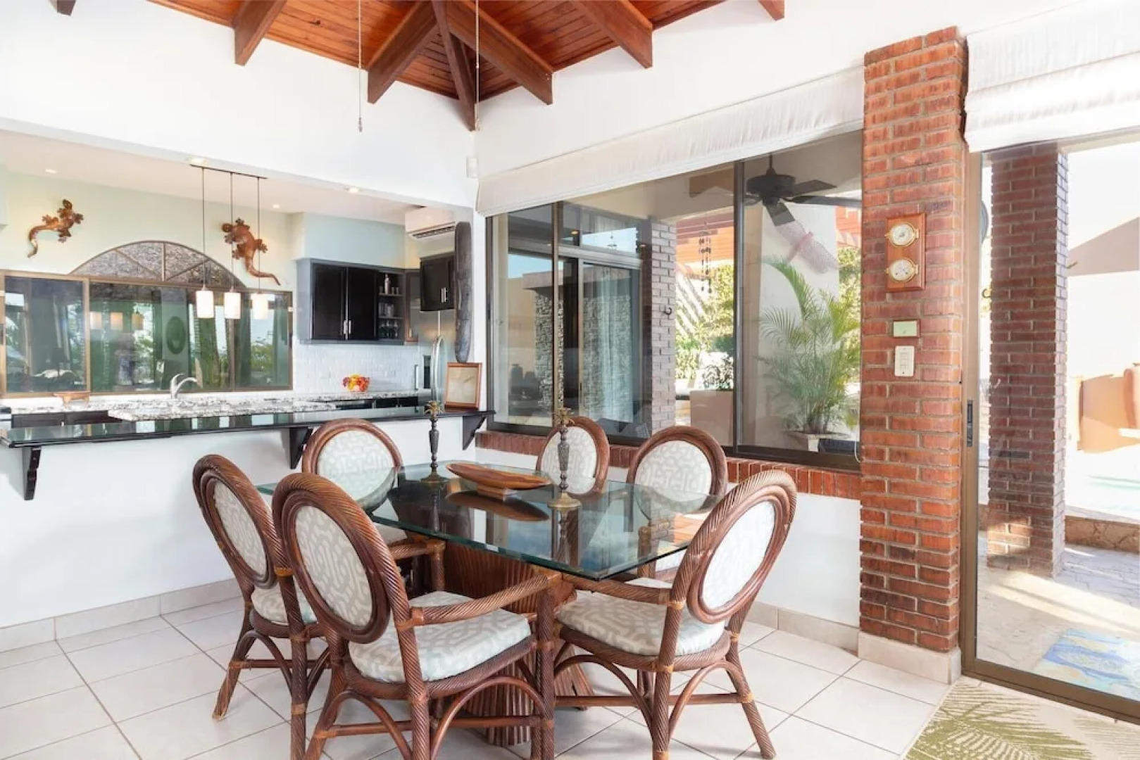 Luxury Flamingo villa with outdoor bar - pool and magnificent views