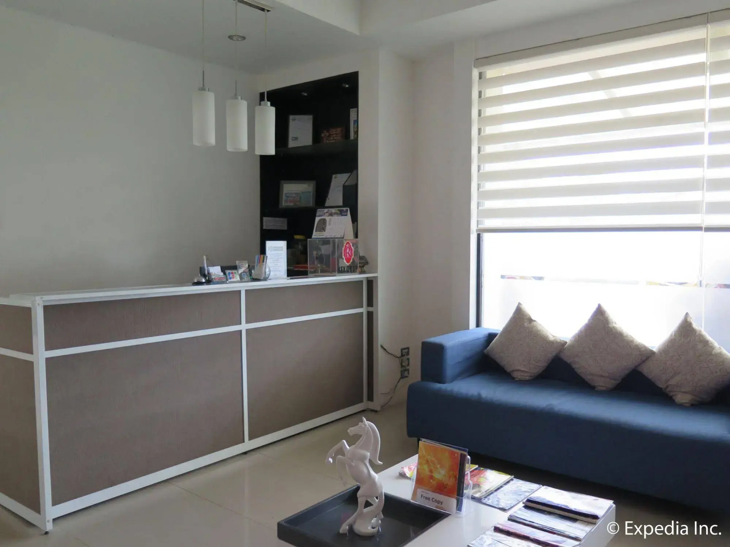 Royale House Hotel Davao powered by Cocotel