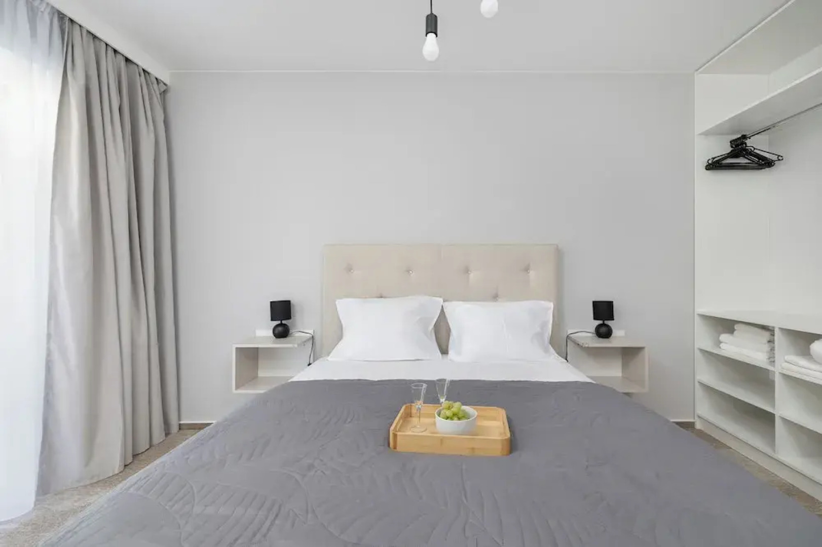 Apartment With Parking by Renters