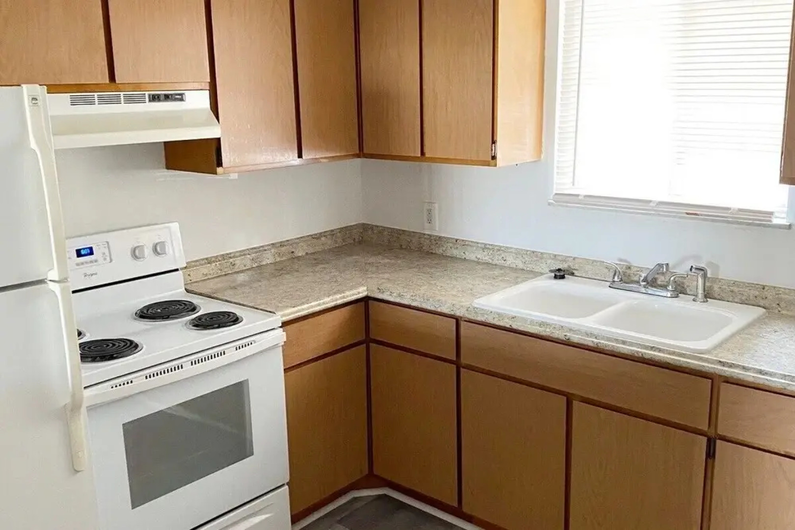 Modern, Homey 2-bedroom in Toledo