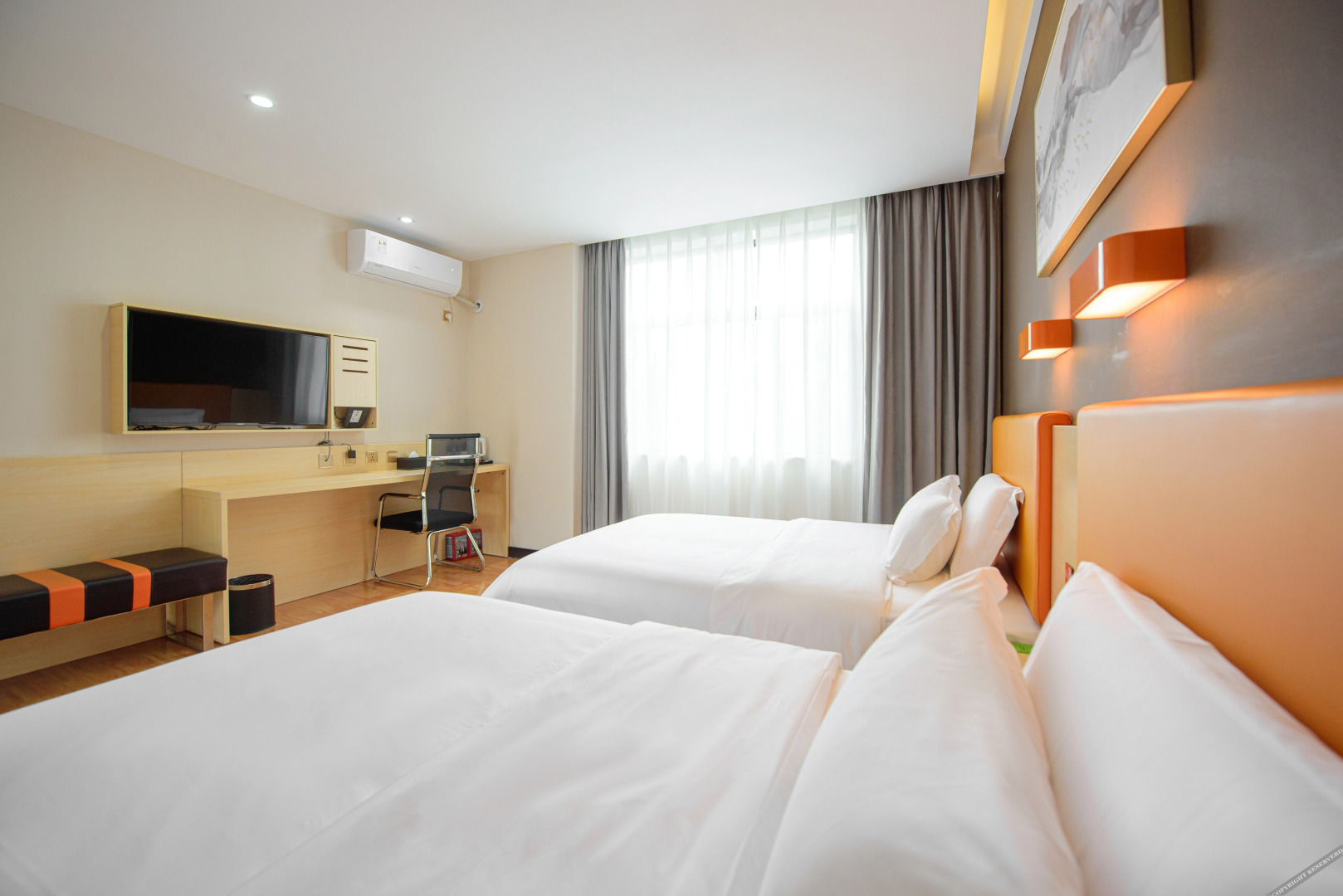 7 Days Premium Hotel (Lincang Bus Station City No.1 Middle School Branch)