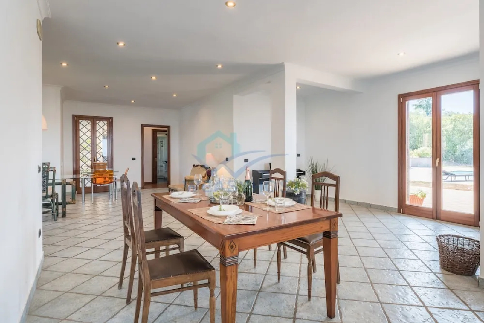 New Refined Villa Rayskaya In Monte Compatri