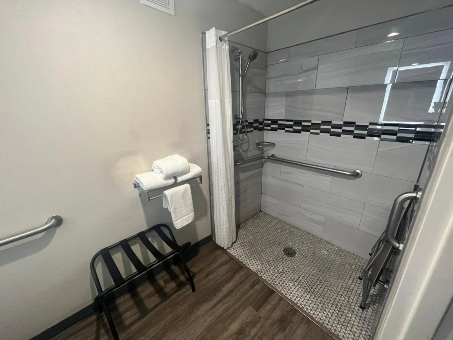 Americas Best Value Inn Romulus Detroit Airport