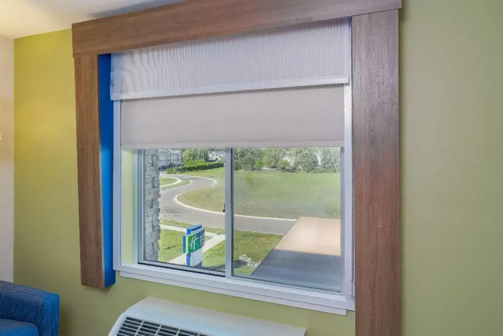 Holiday Inn Express & Suites Elkhart North by IHG