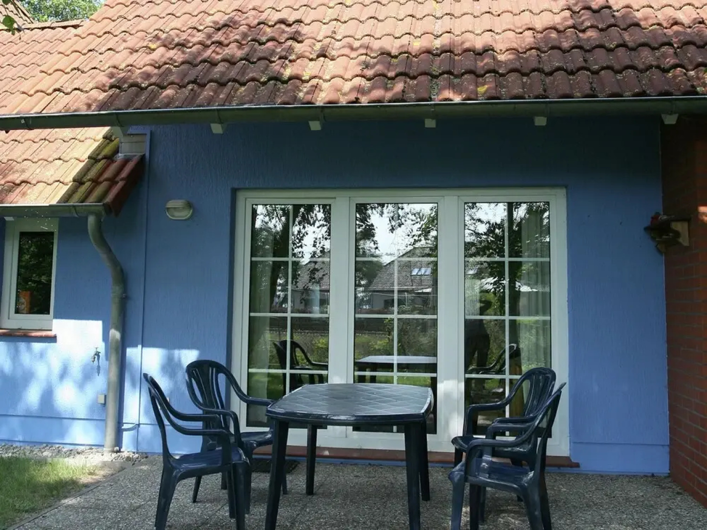 Delightful Holiday Home in Dierhagen Strand With Terrace