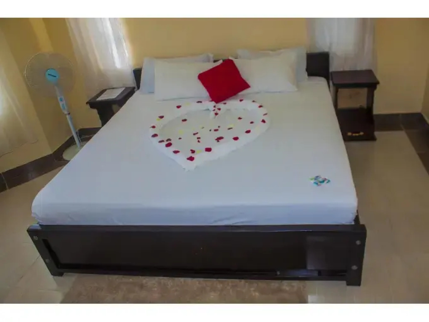 Elegant Comfy 3 Bedroom Apartment