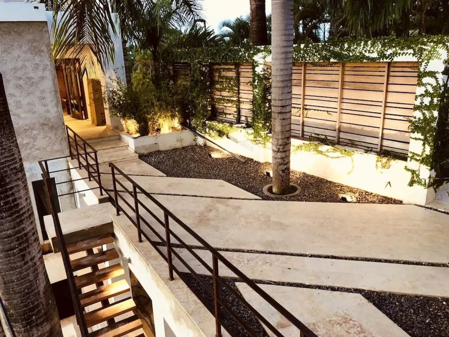 Modern 7 Bedrooms Villa on Private Beach Access