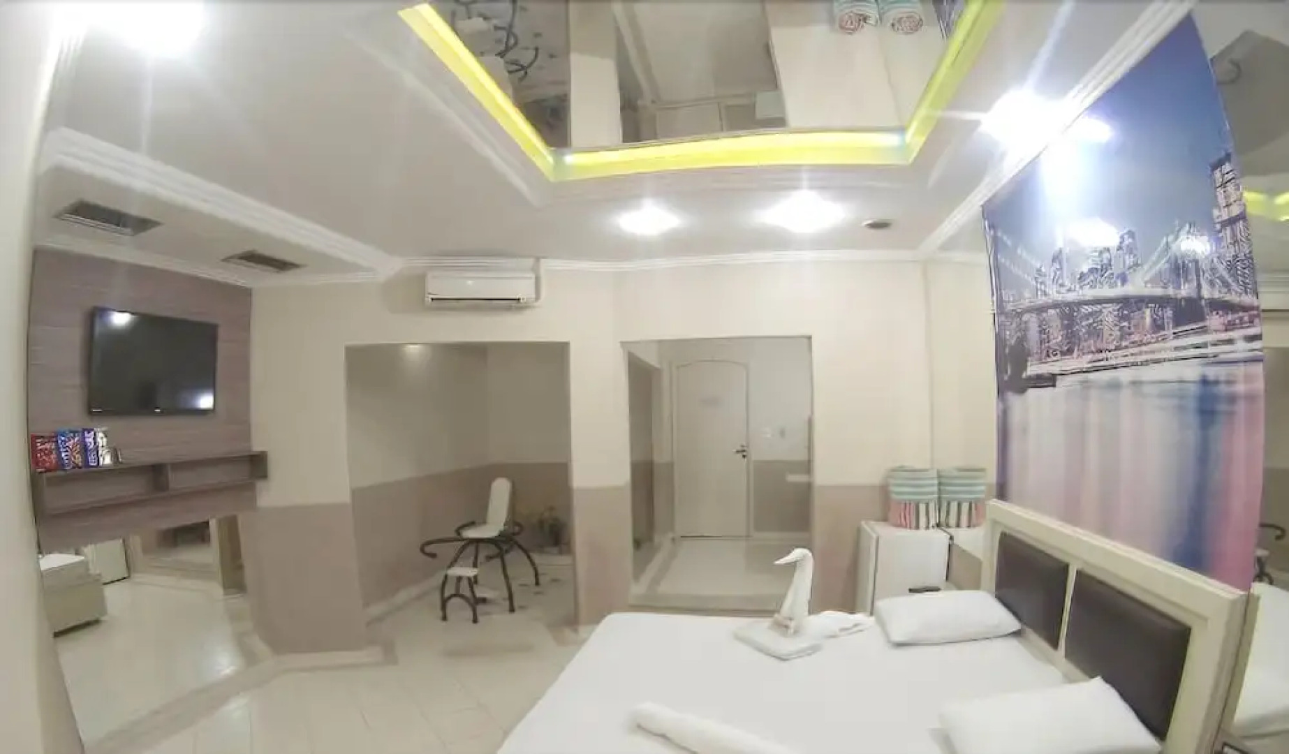 Flamboyant Motel - Adults Only