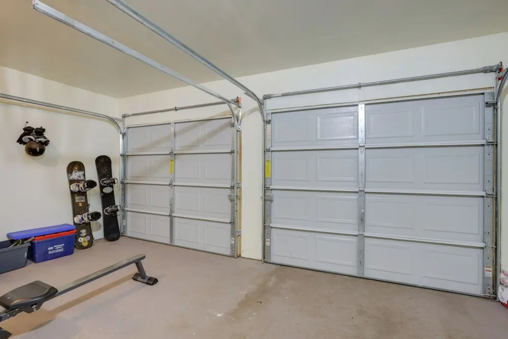 Farmhouse w/ Private Hot Tub < 1 Mile to Birch Bay