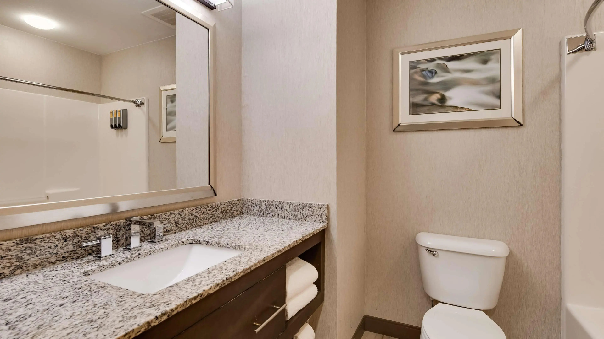 Best Western Plus River Escape Inn & Suites