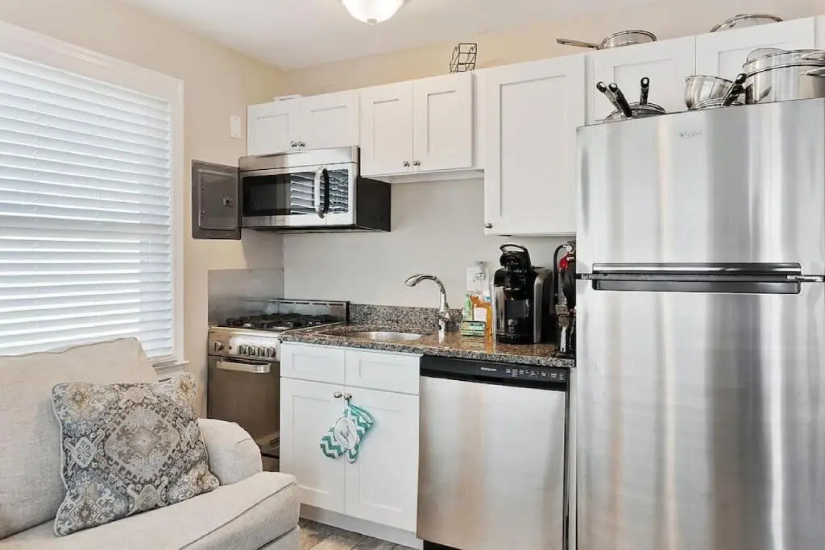 Catch some Rays Parking 2 blocks from Beach