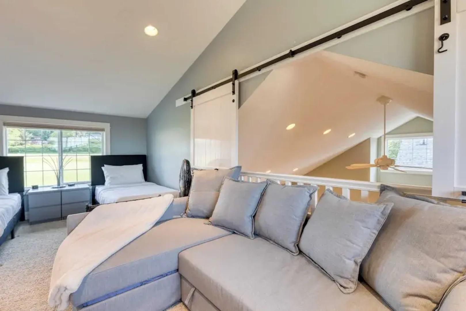 Sunny Backyard, Fireplace, Coastal Access in Peaceful Neighborhood Near Shopping