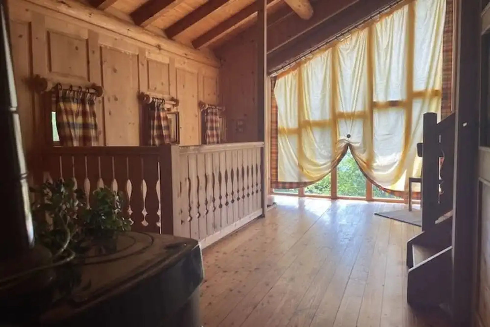 Belvilla by OYO Hilltop Chalet in Lamon With Views