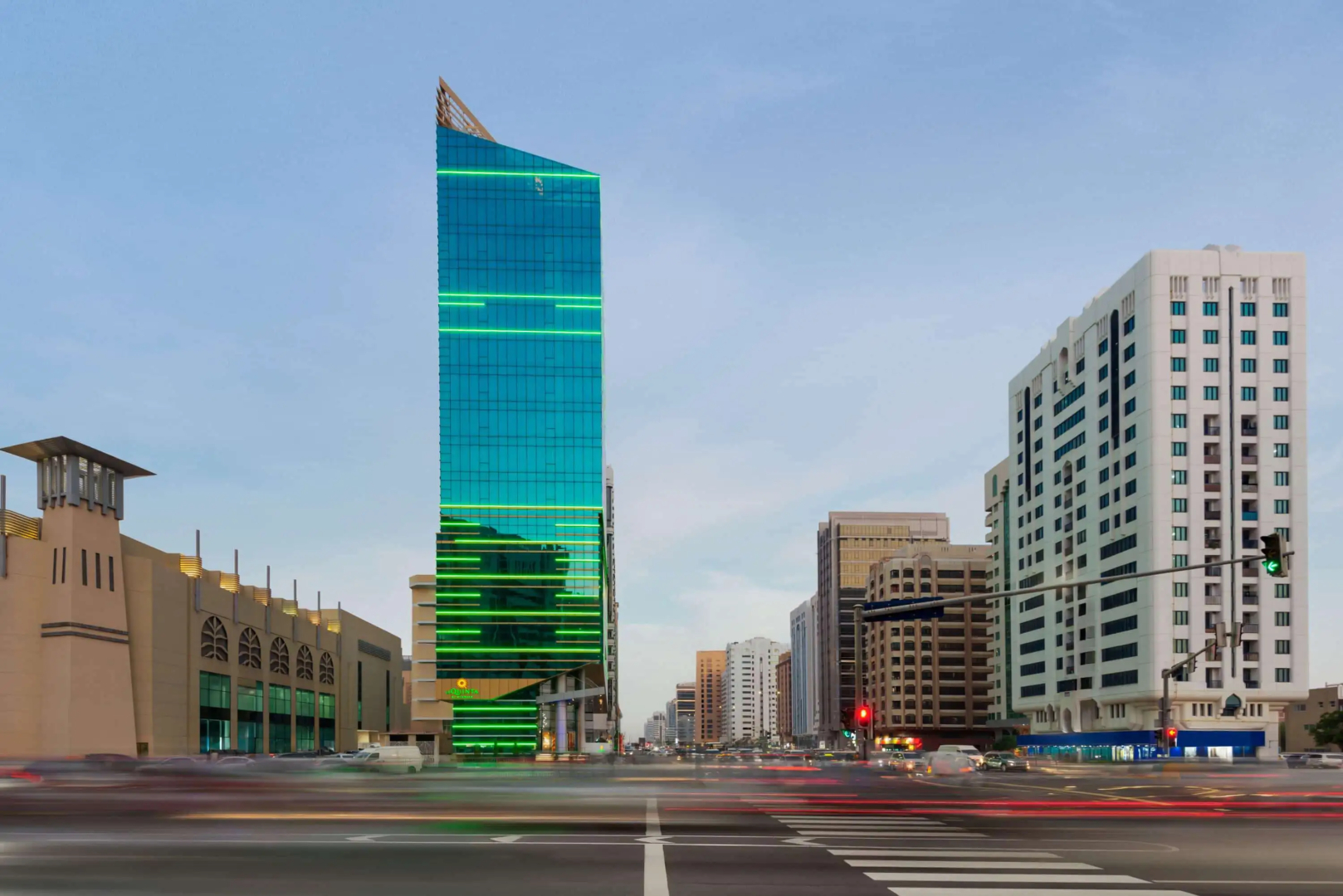 Отель La Quinta by Wyndham Abu Dhabi Al Wahda