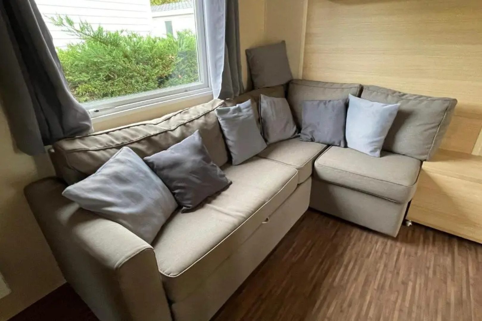 Mobile home in a campsite with swimming pool in Marennes plage