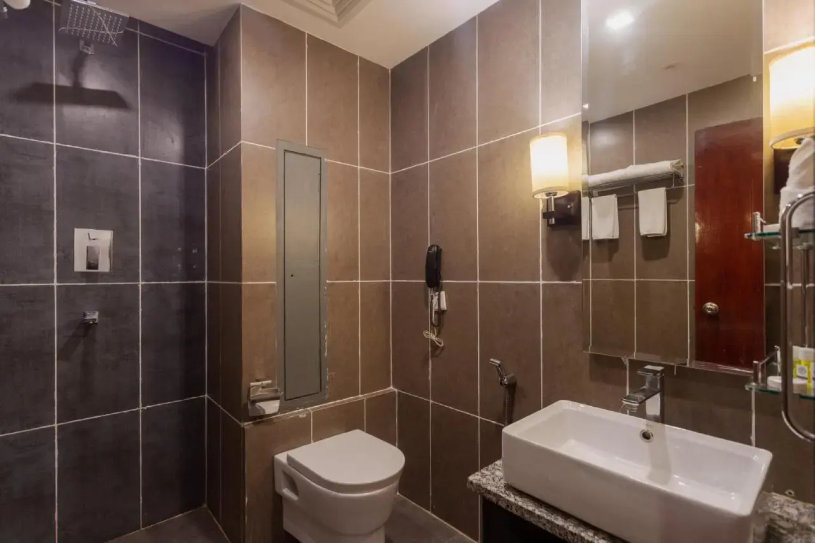 Diamond Palace Lords Plaza