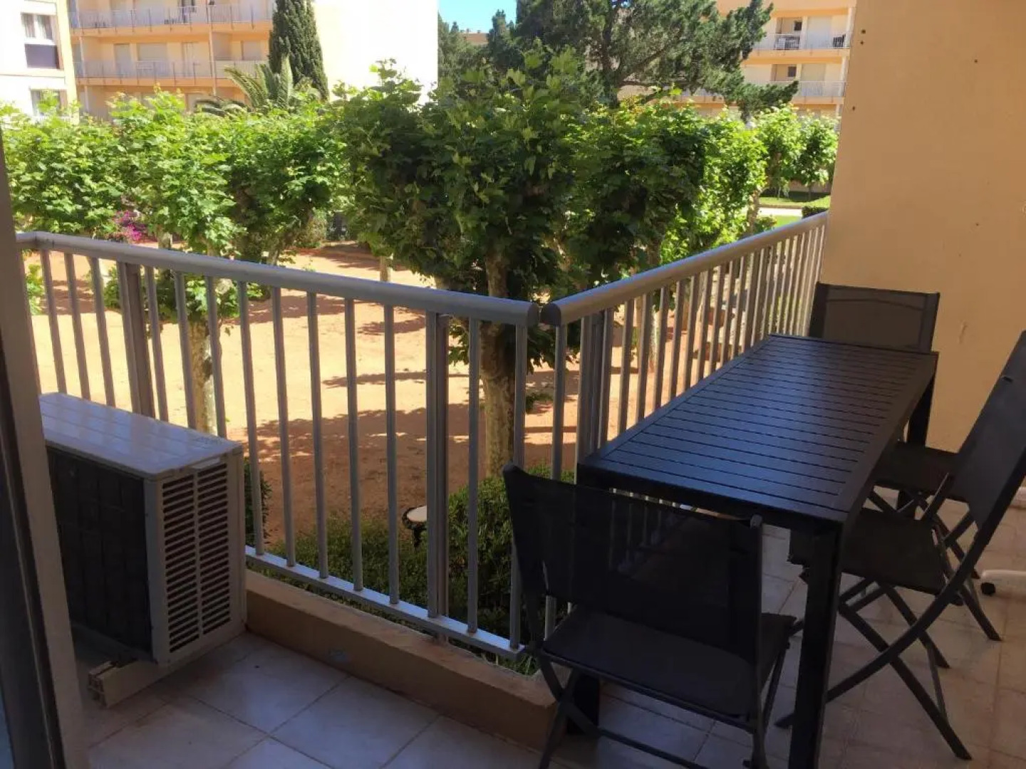 MAZET DE LA MER 54M2 LAVANDOU 100M PLAGE avec PISCINE