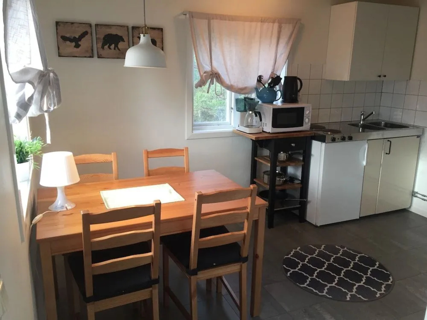 Lövhagens Café & Vandrarhem