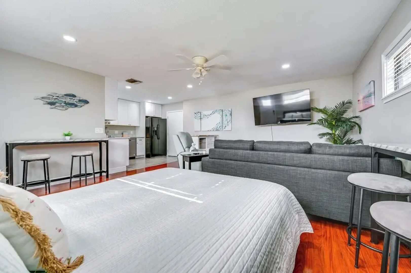 2 Mi to Florida State Fairgrounds: Cozy Studio