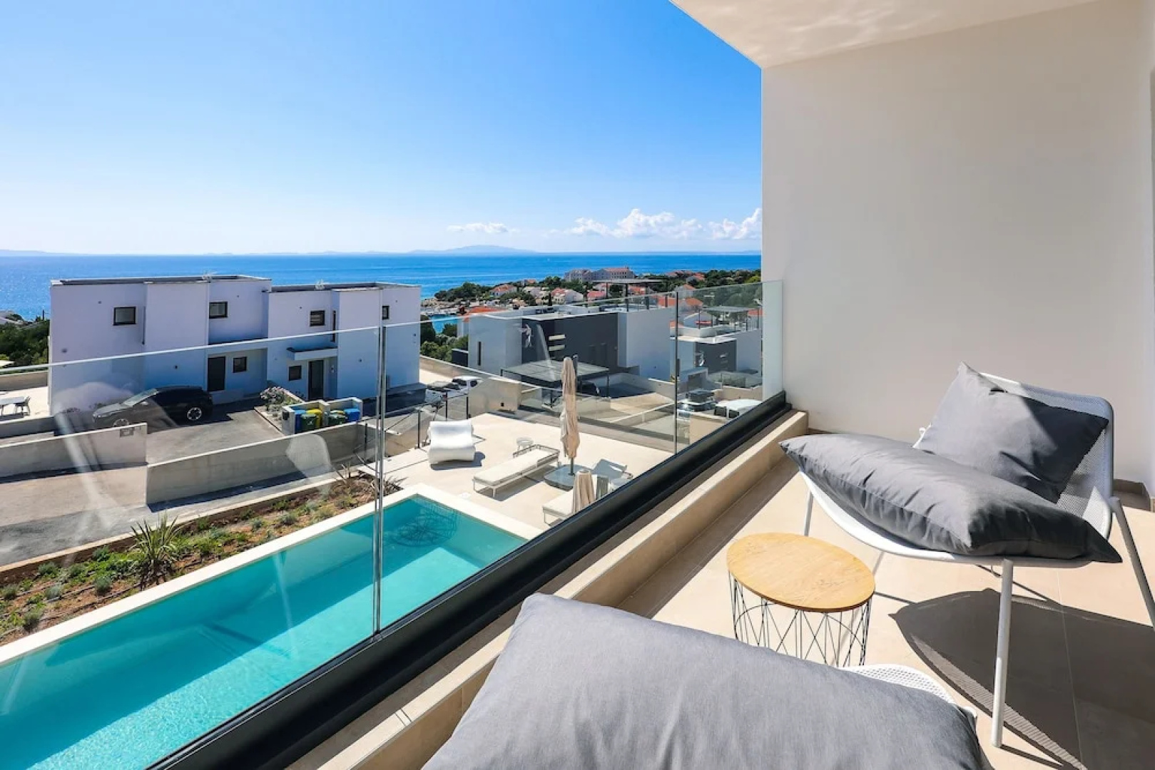 Luxury villa 360 - private heated pool