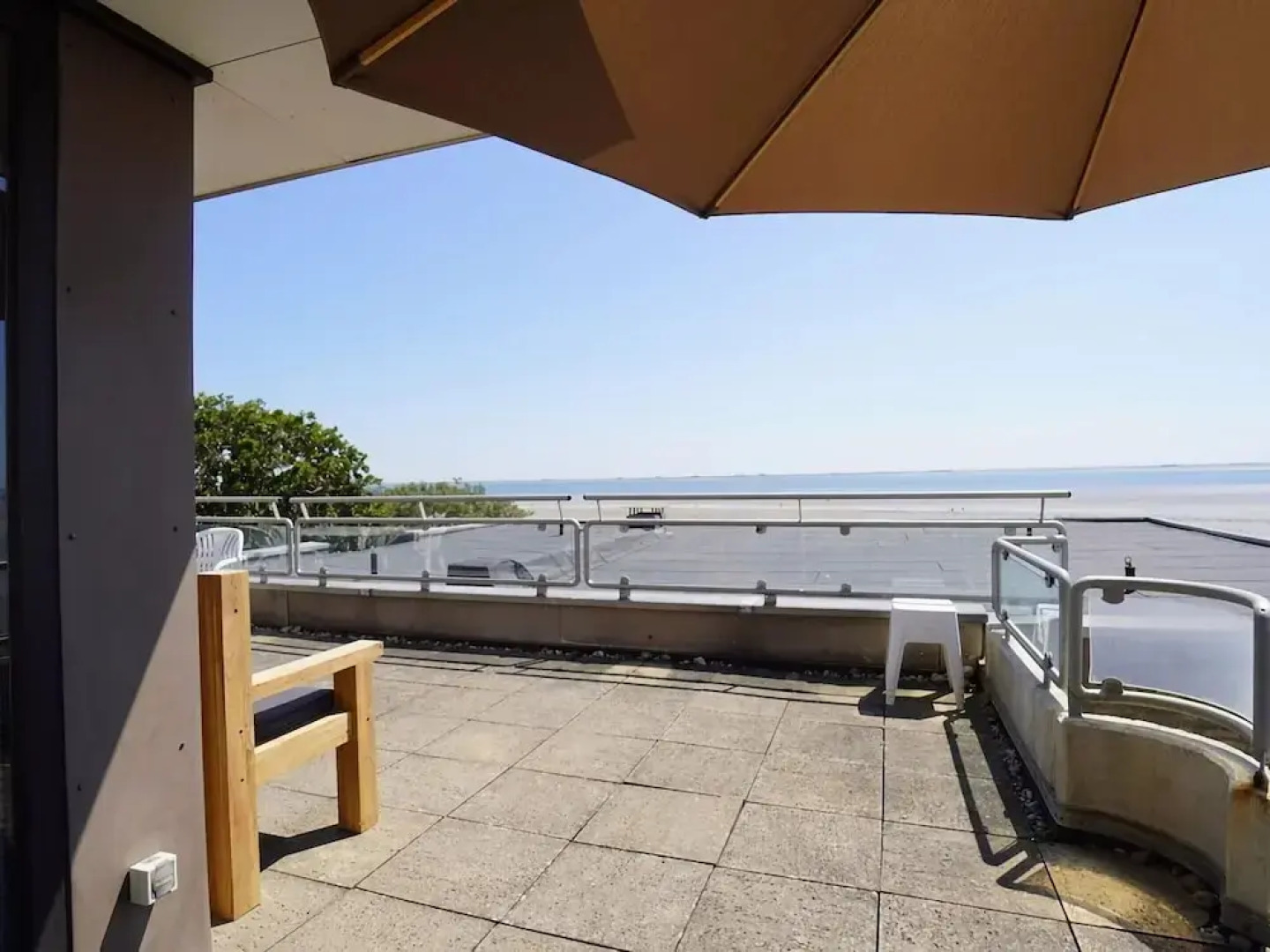 Penthouse by North Sea With Pool and Sauna