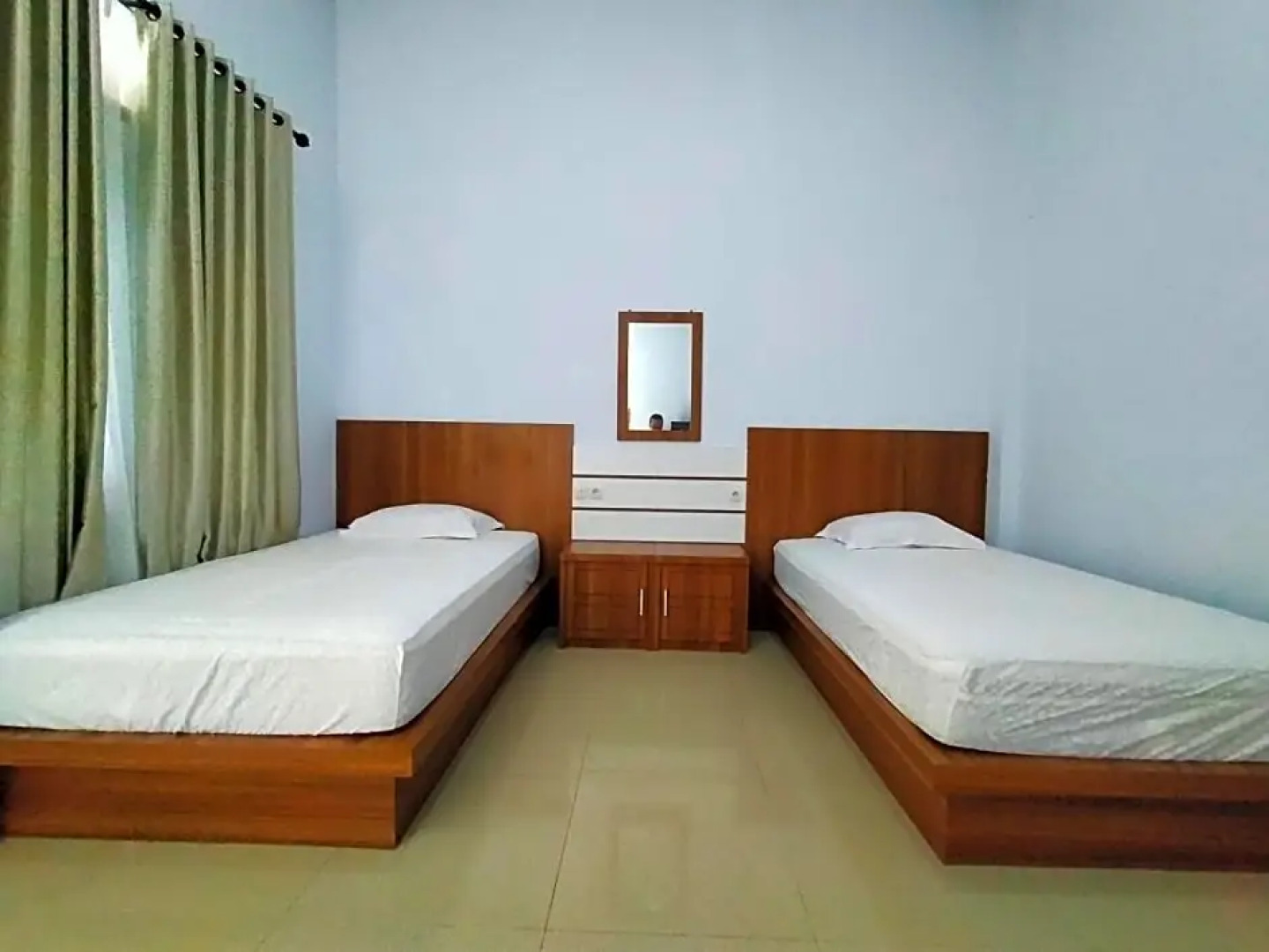 RedDoorz @ Sunset Resort Bau Bau