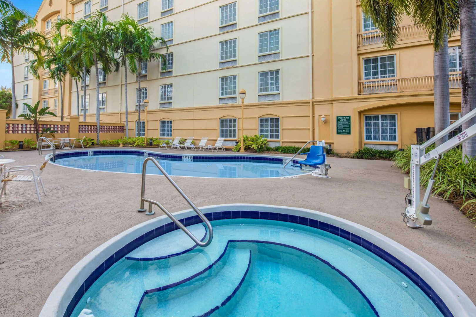 La Quinta Inn & Suites by Wyndham Miami Airport West