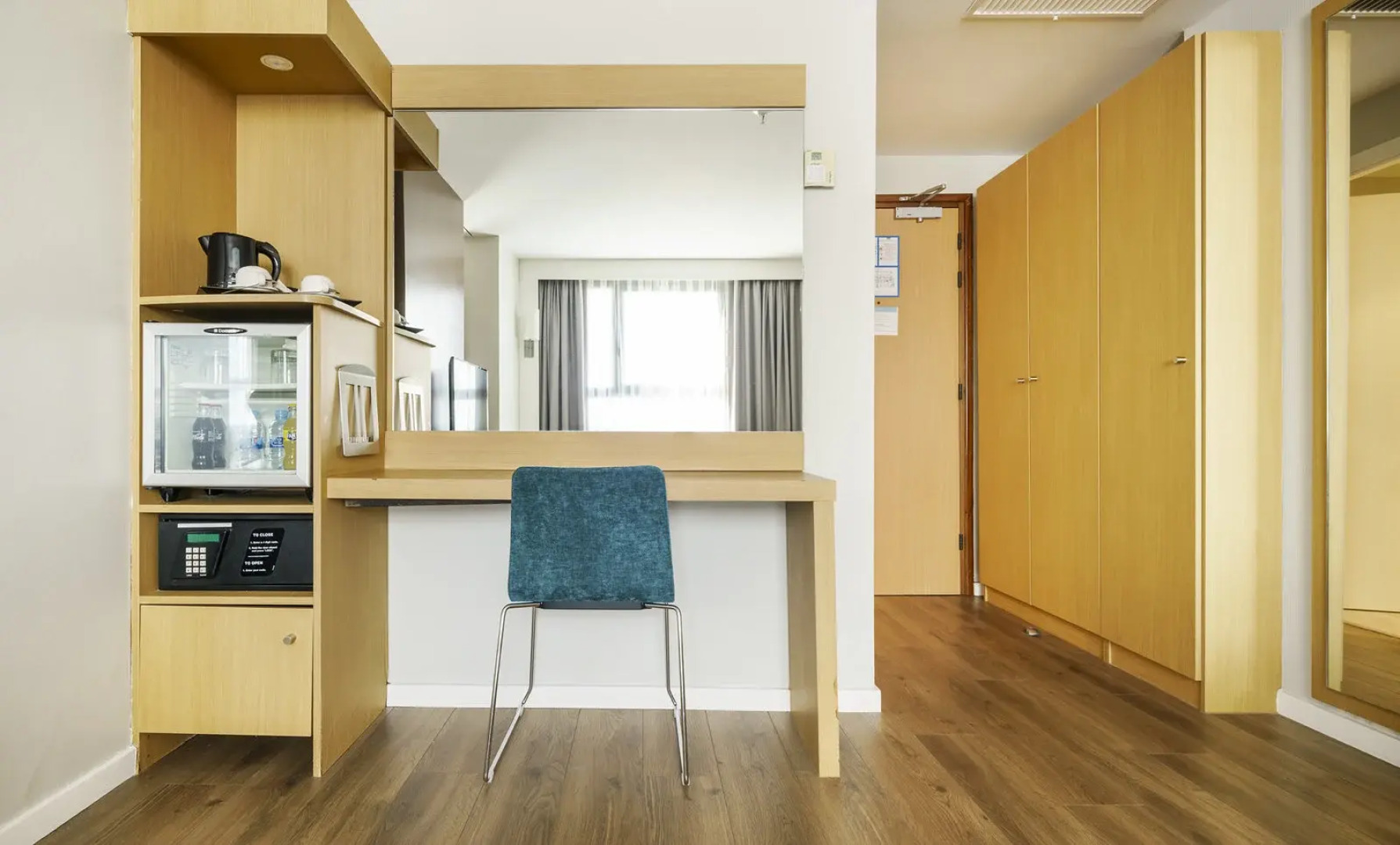 Hotel ILUNION Valencia 4