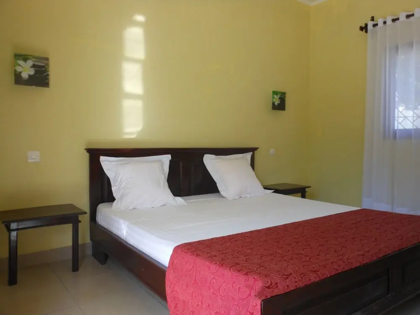 Saara Hotel