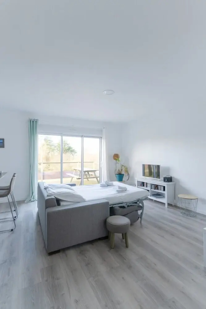 Nice 2-room Apartment With sea View Near the Beach