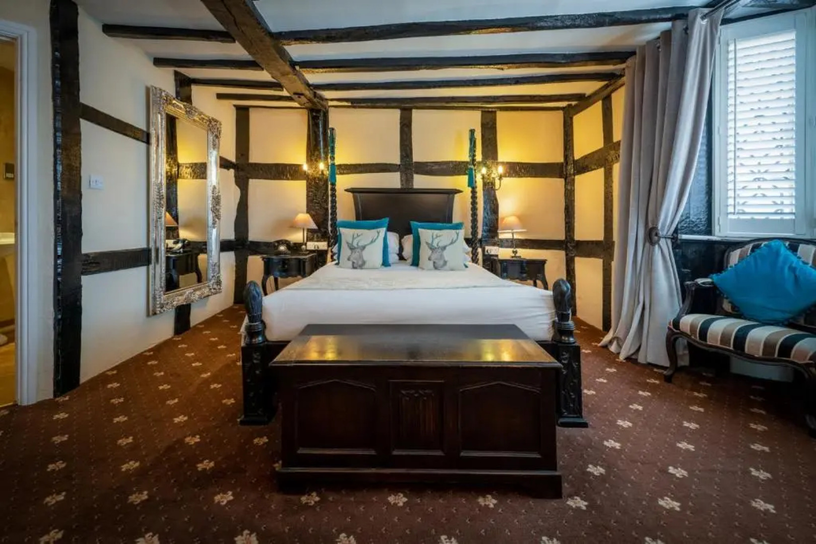 The White Swan Hotel Bar & Restaurant