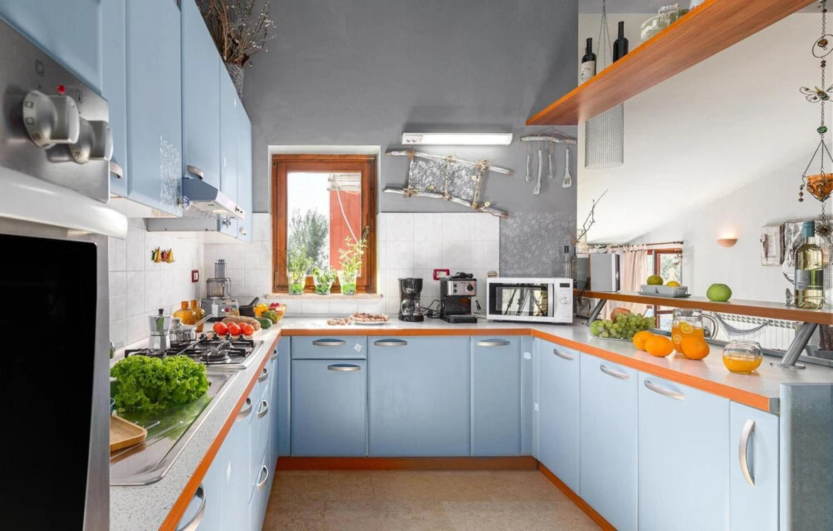 Beautiful Home in Buje With Wifi and 4 Bedrooms