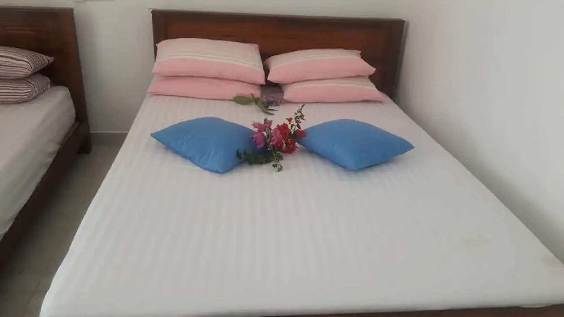 Yoho Pollena Sea View Rest