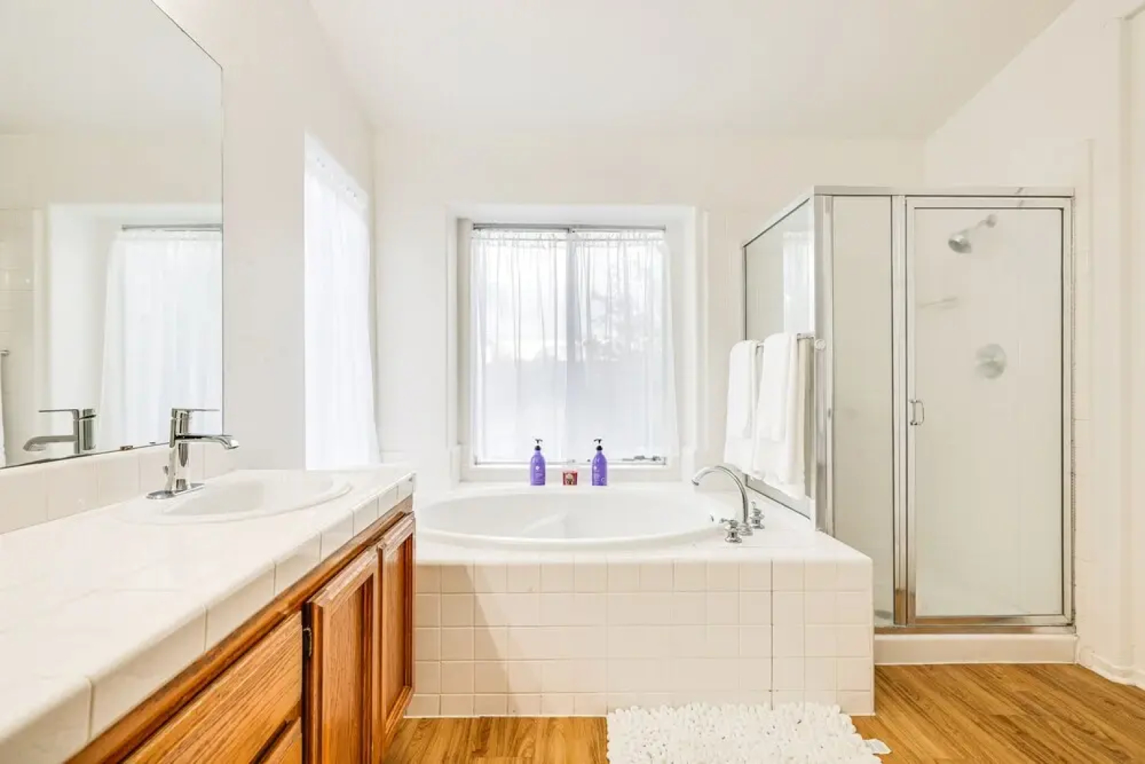 Spacious Los Banos Home w/ Patio - Dogs Welcome!