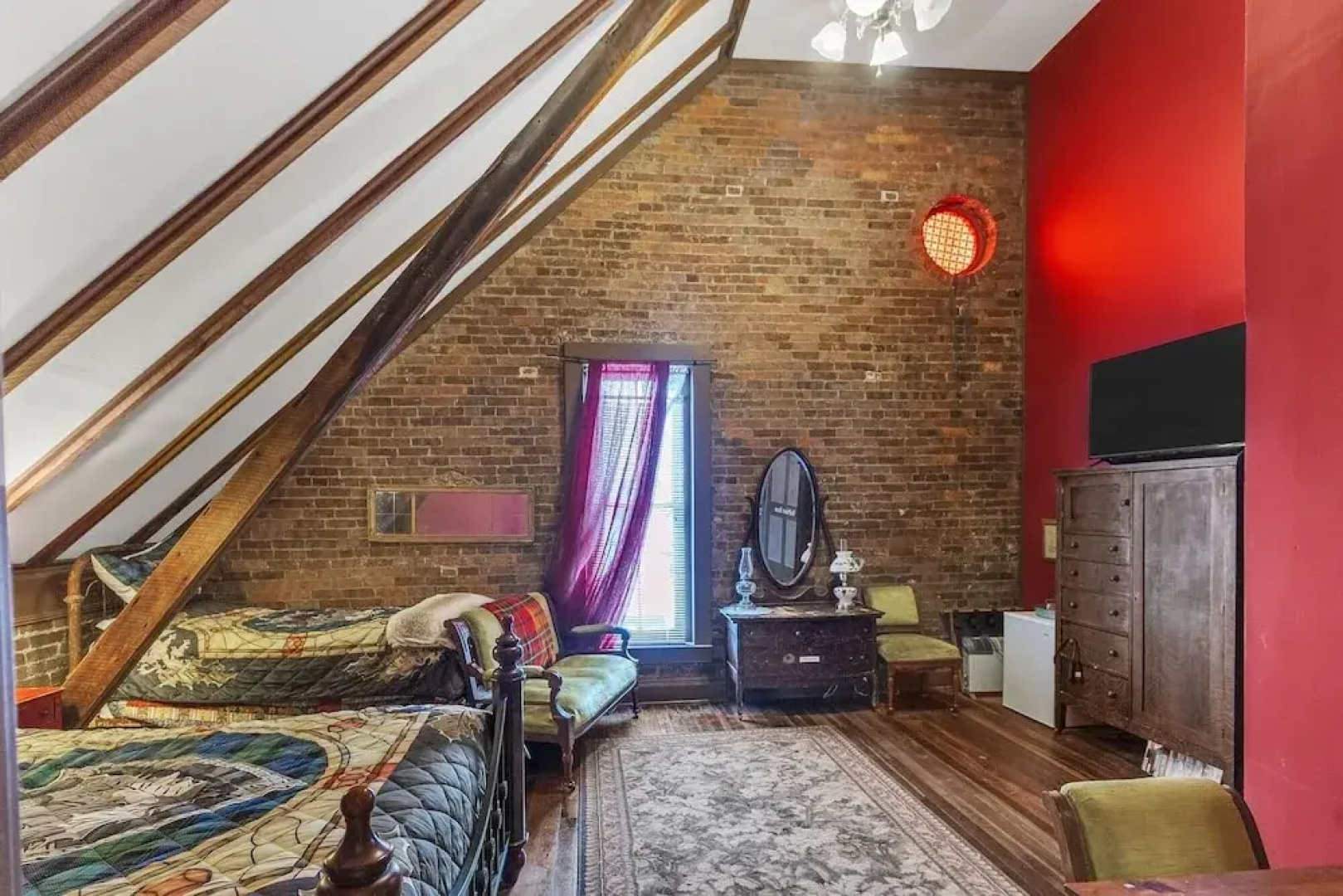 Dupriest Room 1 Bedroom by Main Street Bed & Breakfast