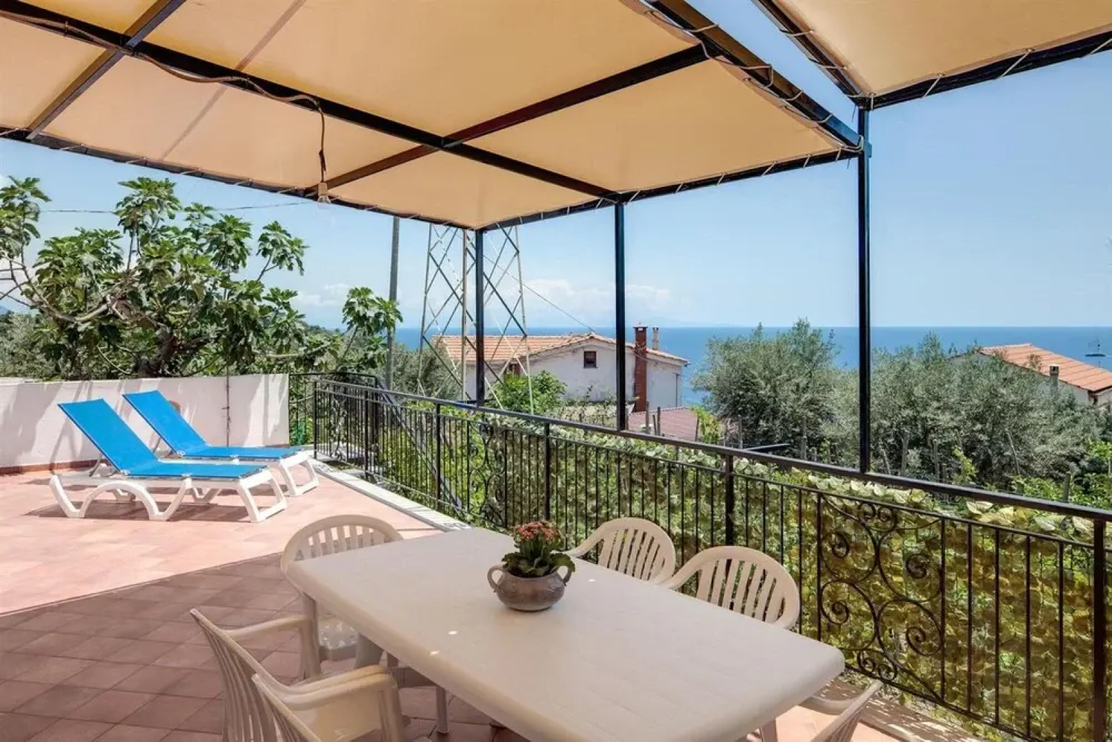 The Muse - A Well Designed Apartment With a Lovely Spacious Terrace