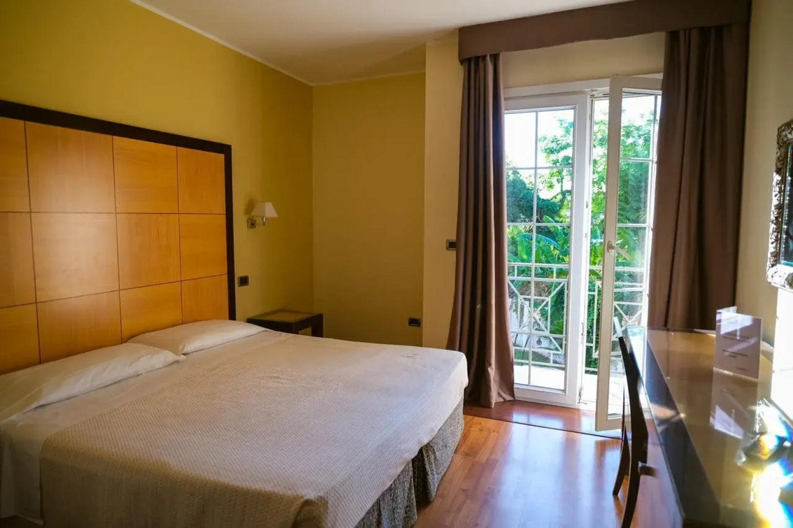 Regent Beach Hotel & Apartments