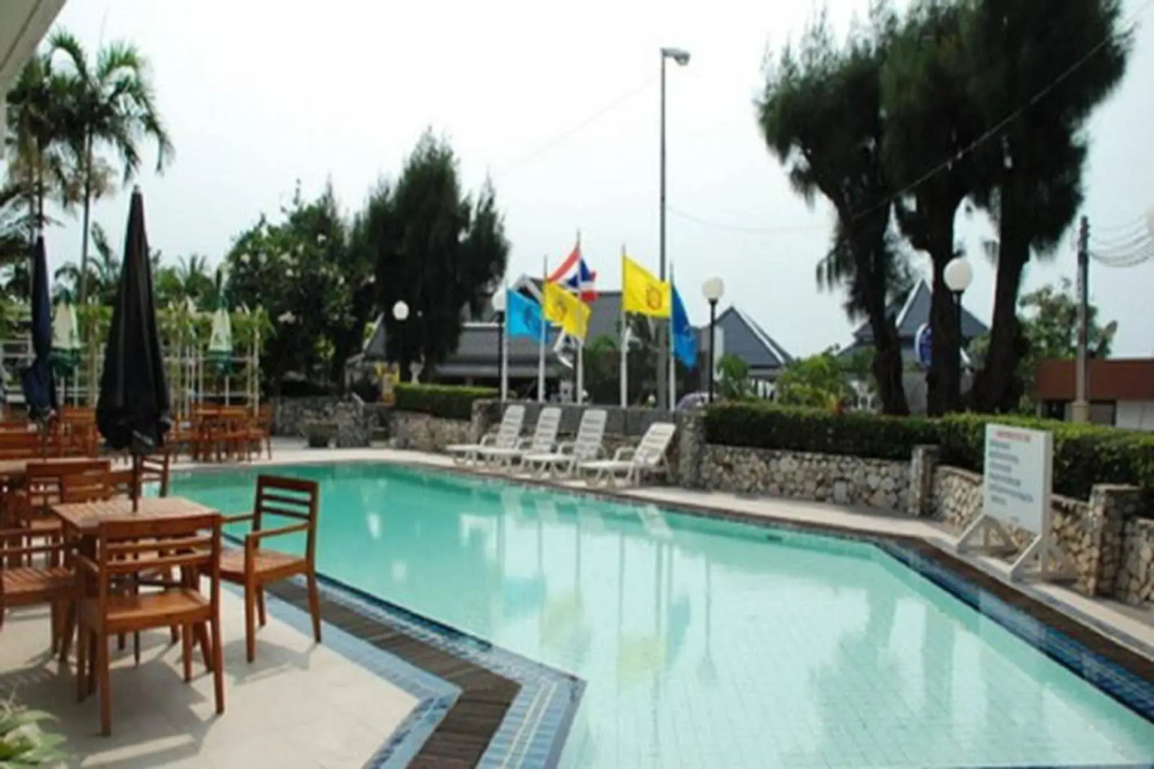 Bangsaen Villa Hotel (SHA Extra Plus)