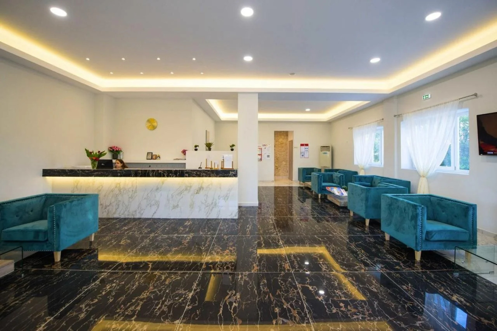 Amour Holiday Resort