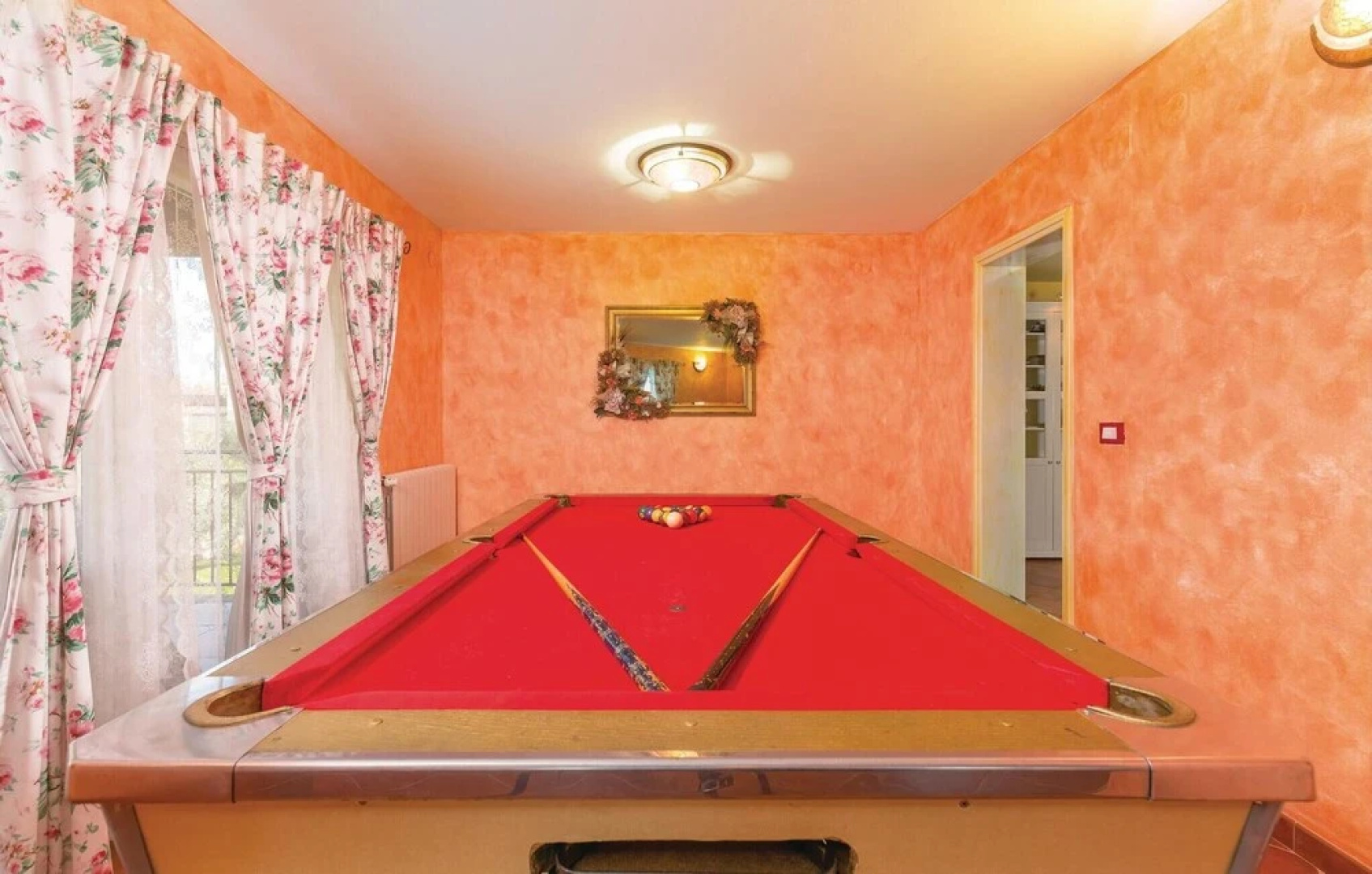 Amazing Home in Nova Vas with Hot Tub, WiFi & 4 Bedrooms