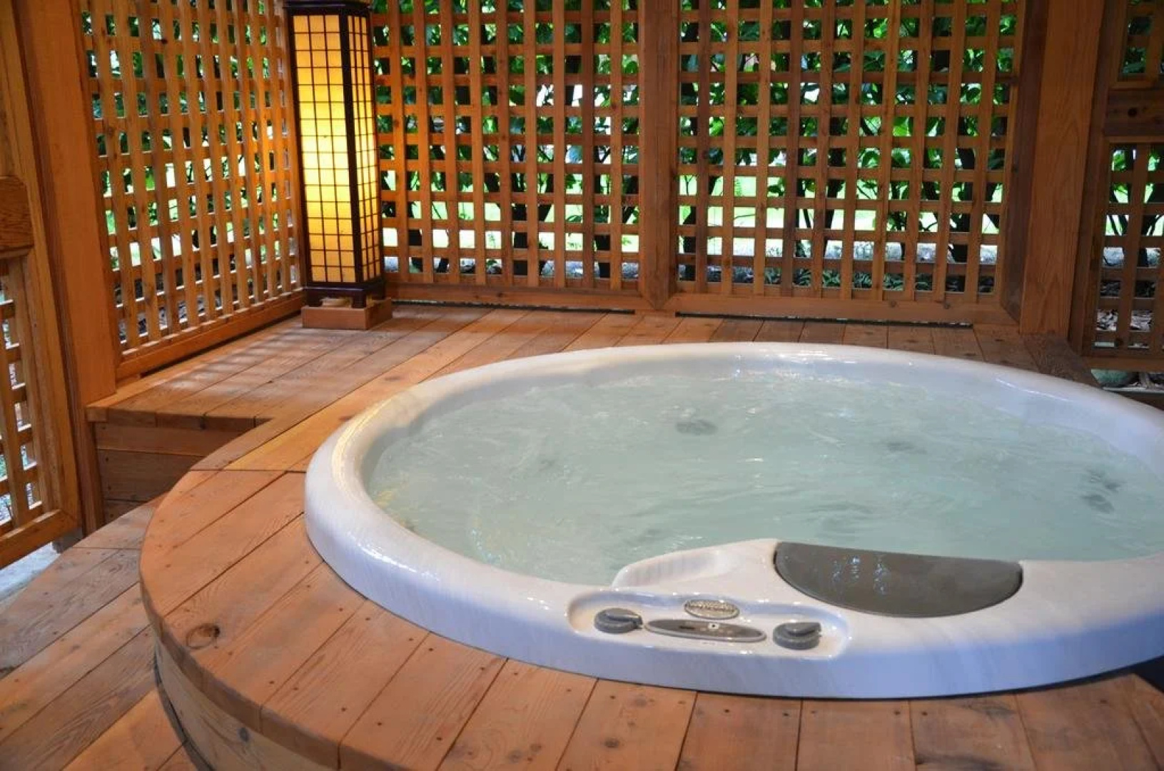 Shades of Jade Inn and Spa