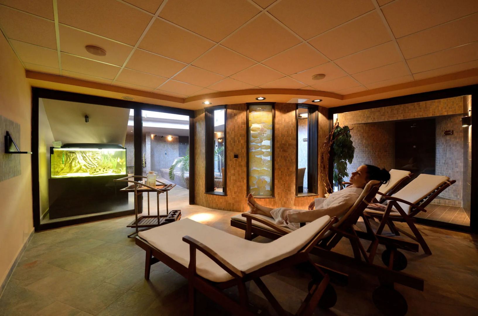 Hotel Golden Lake Resort