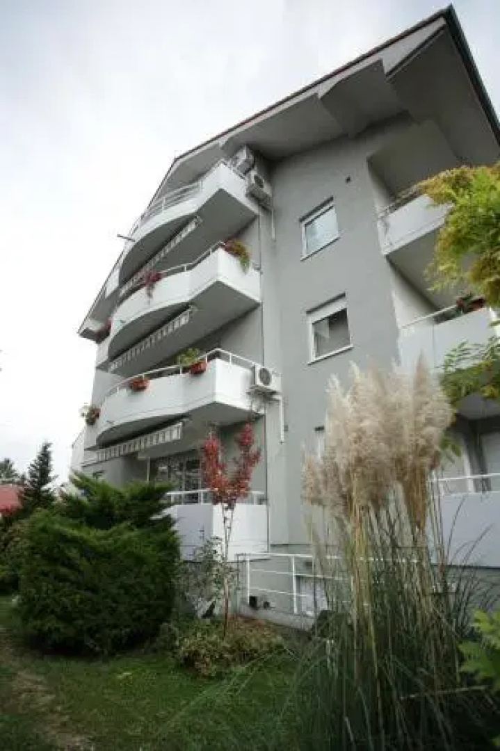 Bonus Apartments